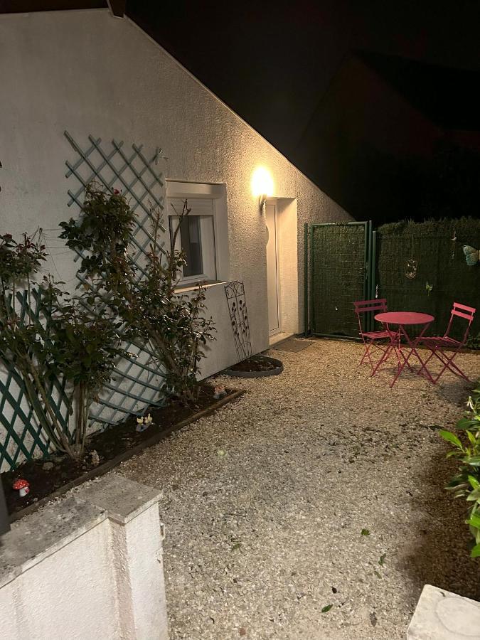 Maison Studio Le Bois Fleuri Croissy-Beaubourg エクステリア 写真